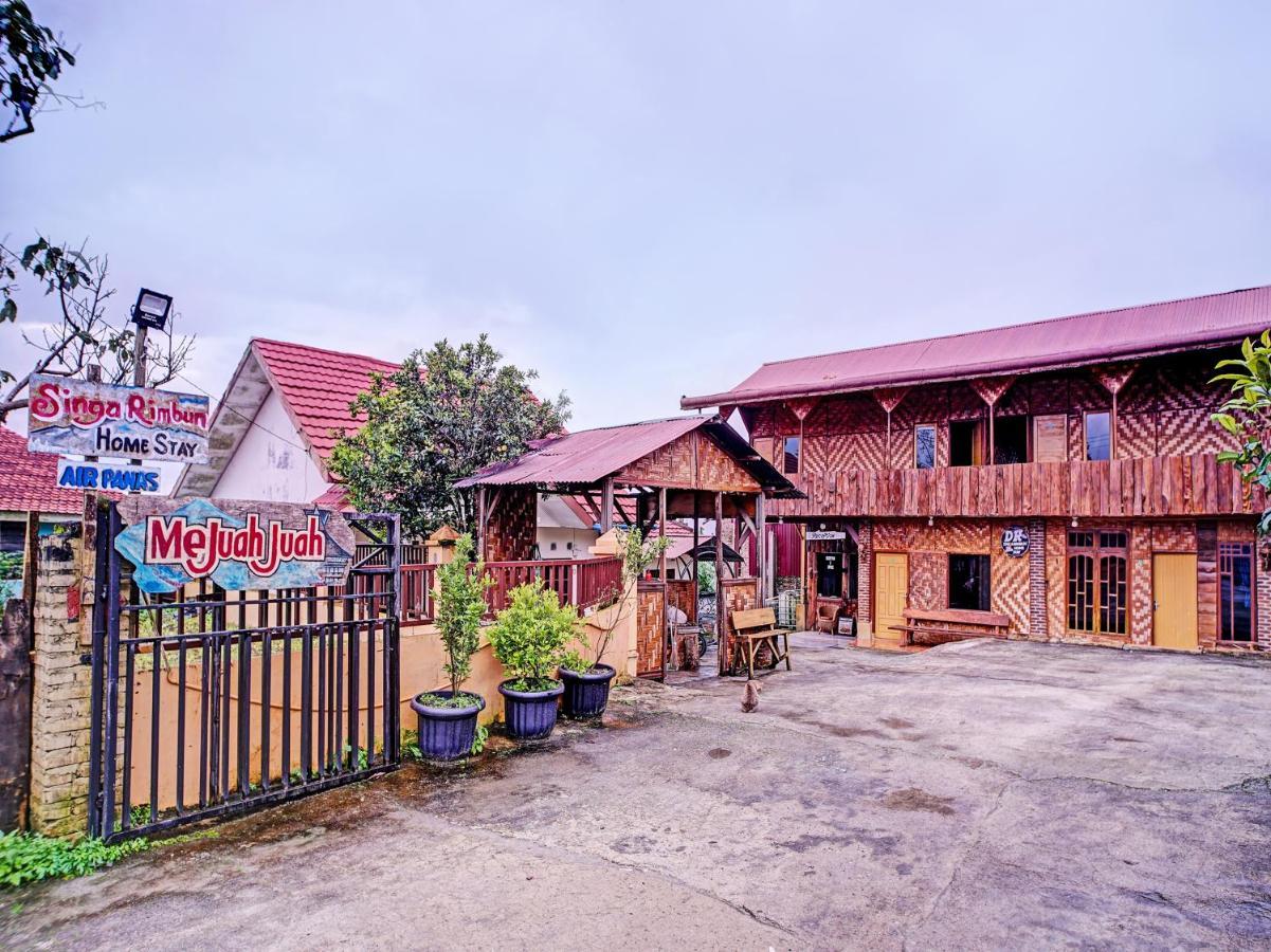 Oyo 90209 Dk Singarimbun Berastagi Homestay Экстерьер фото