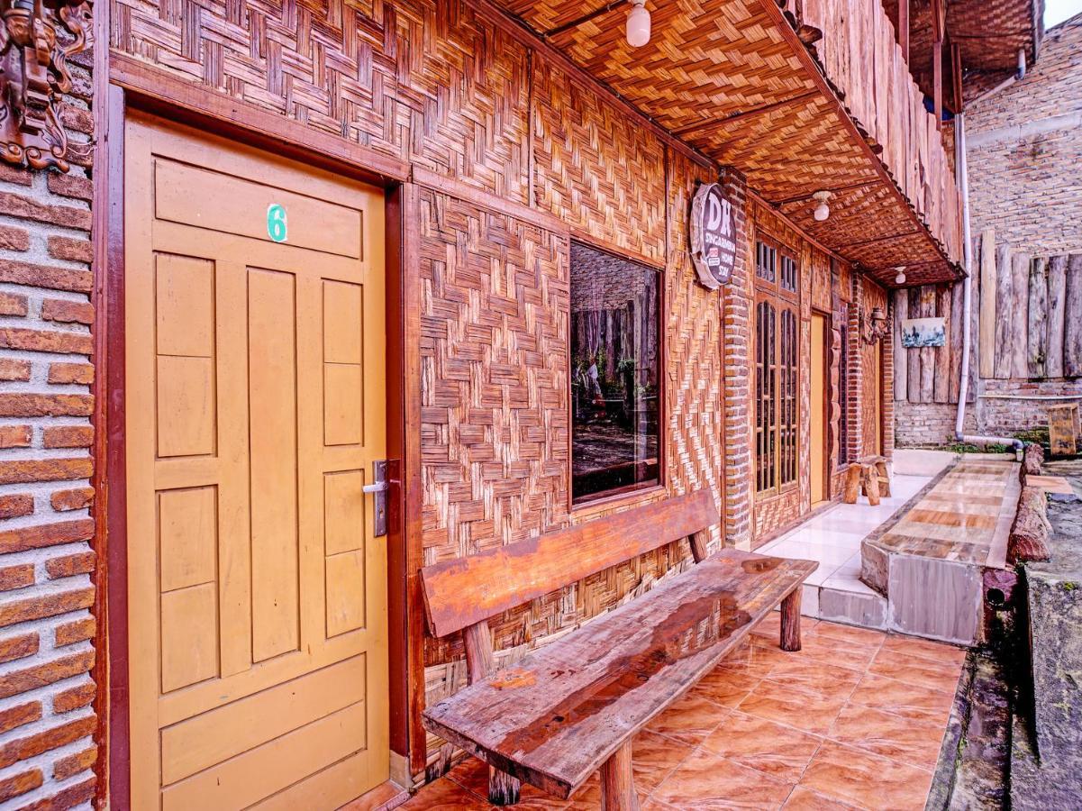 Oyo 90209 Dk Singarimbun Berastagi Homestay Экстерьер фото