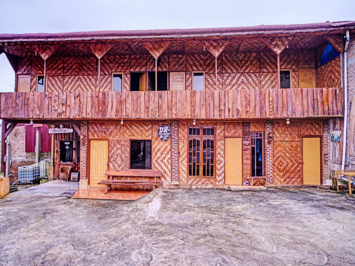 Oyo 90209 Dk Singarimbun Berastagi Homestay Экстерьер фото