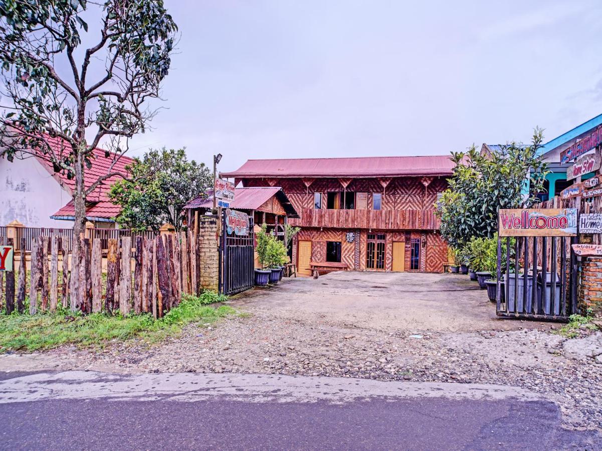 Oyo 90209 Dk Singarimbun Berastagi Homestay Экстерьер фото