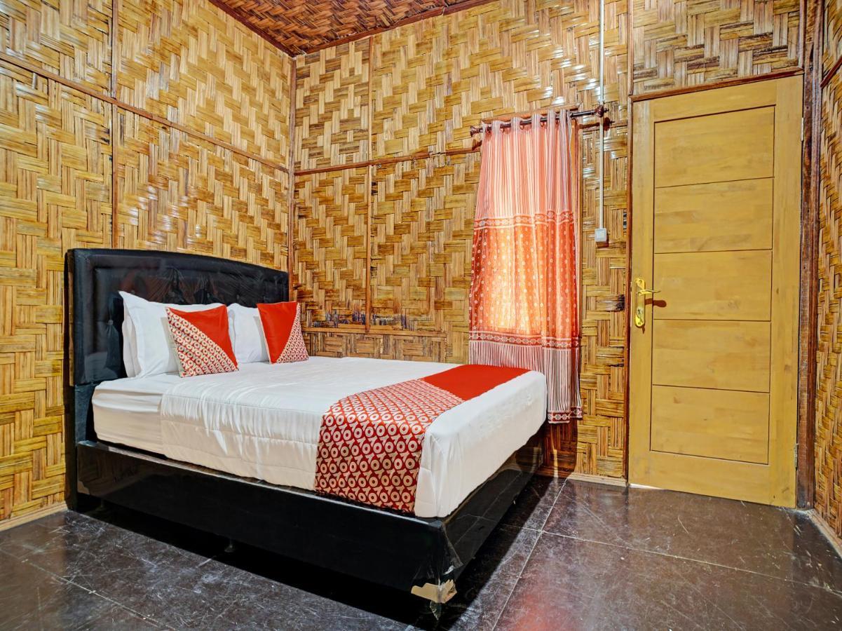Oyo 90209 Dk Singarimbun Berastagi Homestay Экстерьер фото