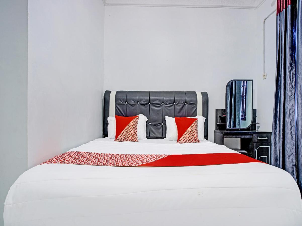 Oyo 90209 Dk Singarimbun Berastagi Homestay Экстерьер фото