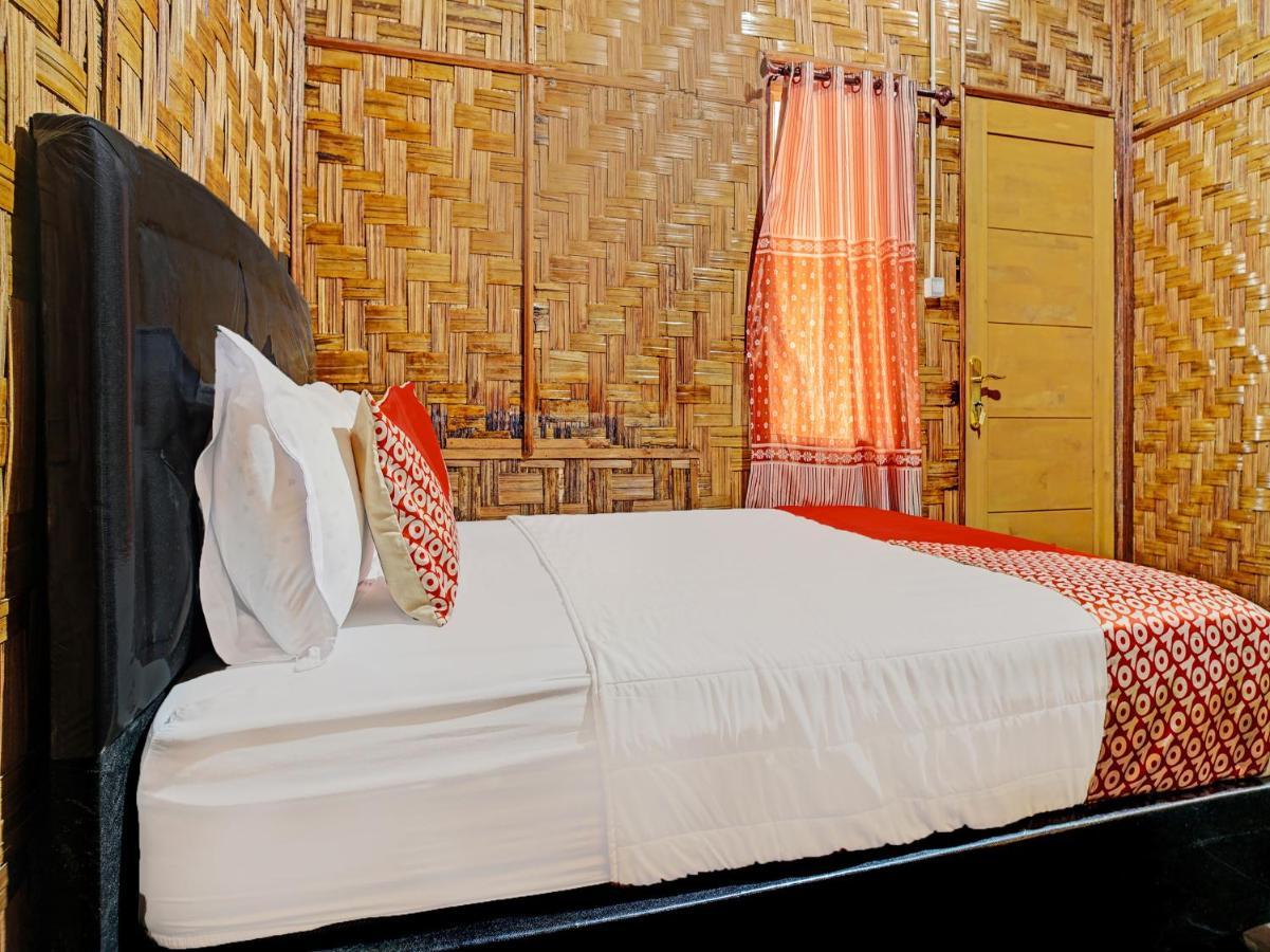 Oyo 90209 Dk Singarimbun Berastagi Homestay Экстерьер фото