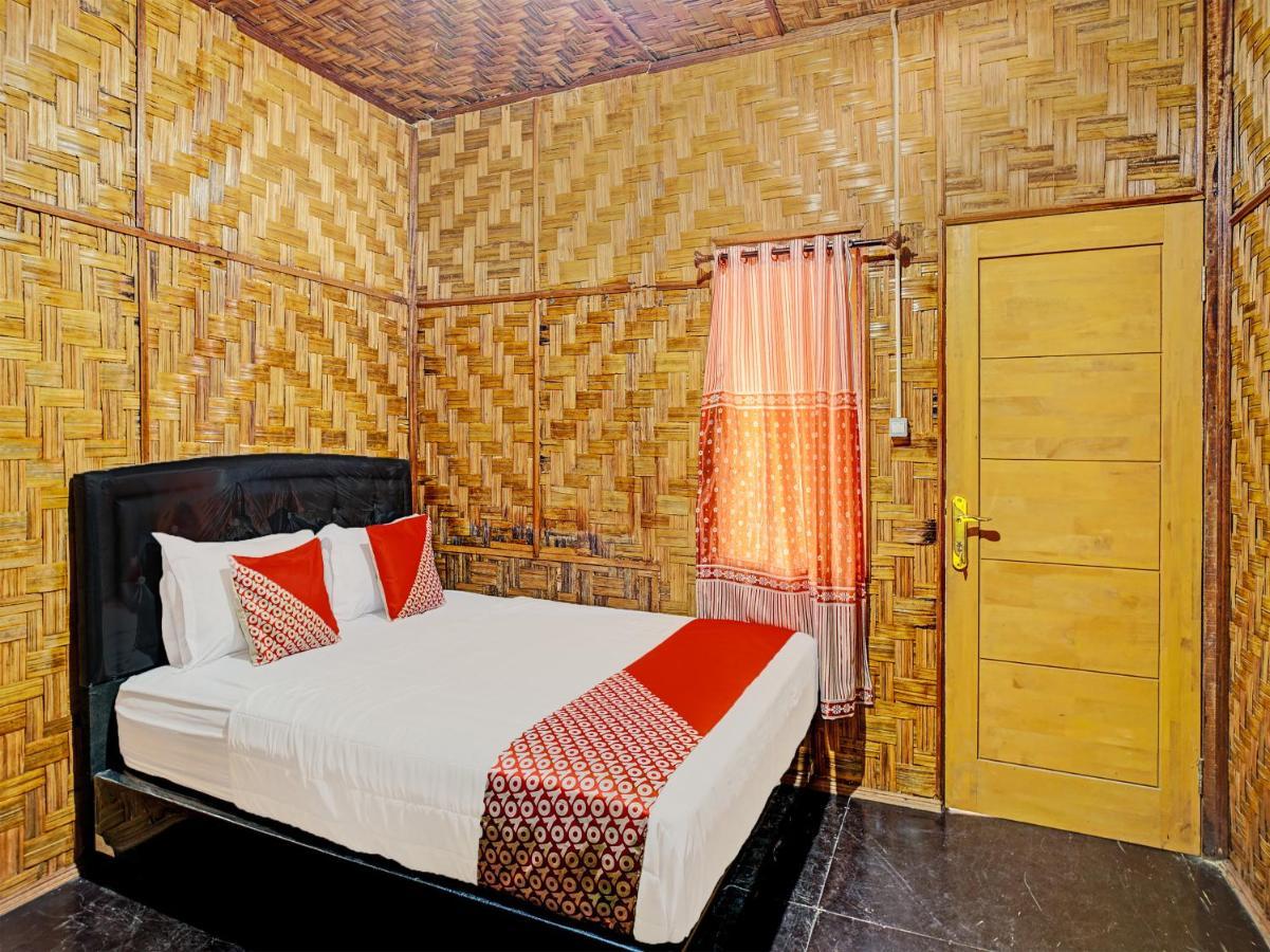 Oyo 90209 Dk Singarimbun Berastagi Homestay Экстерьер фото