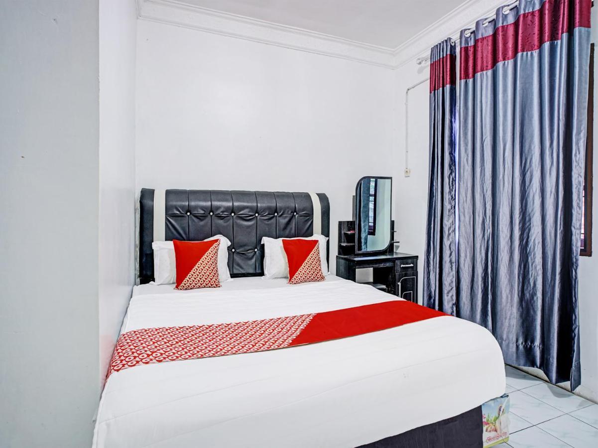 Oyo 90209 Dk Singarimbun Berastagi Homestay Экстерьер фото