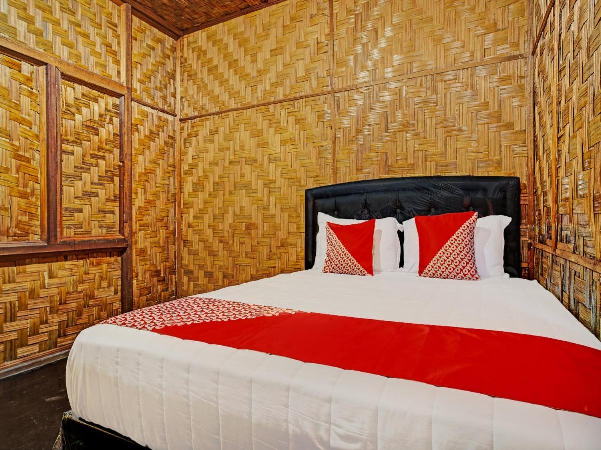 Oyo 90209 Dk Singarimbun Berastagi Homestay Экстерьер фото