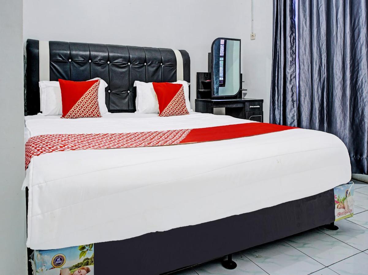 Oyo 90209 Dk Singarimbun Berastagi Homestay Экстерьер фото